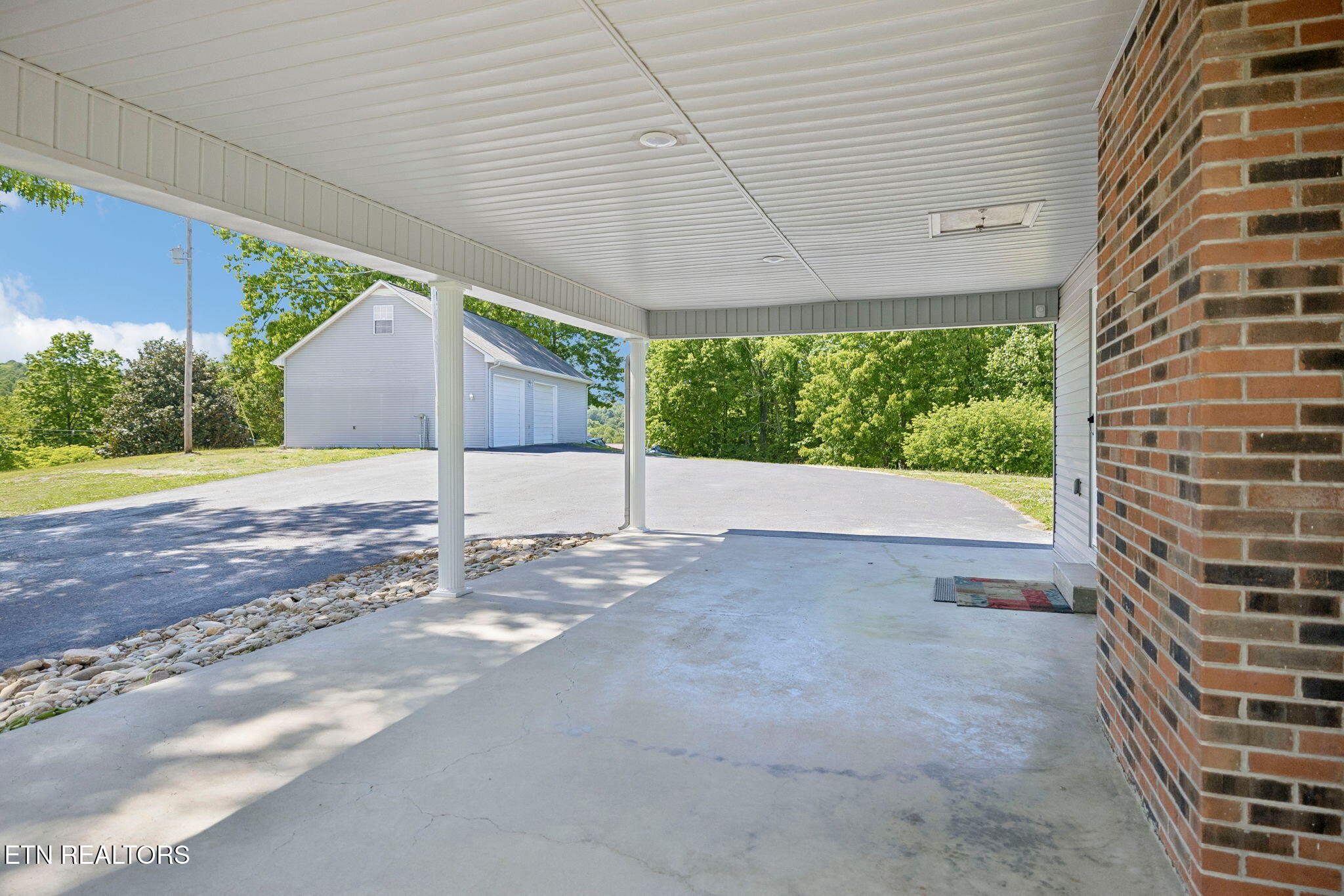 2245 Pinecrest Rd