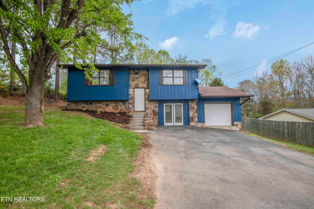 Photo of 130 Gloria Drive, Tazewell, TN 37879 (MLS # 1297099)