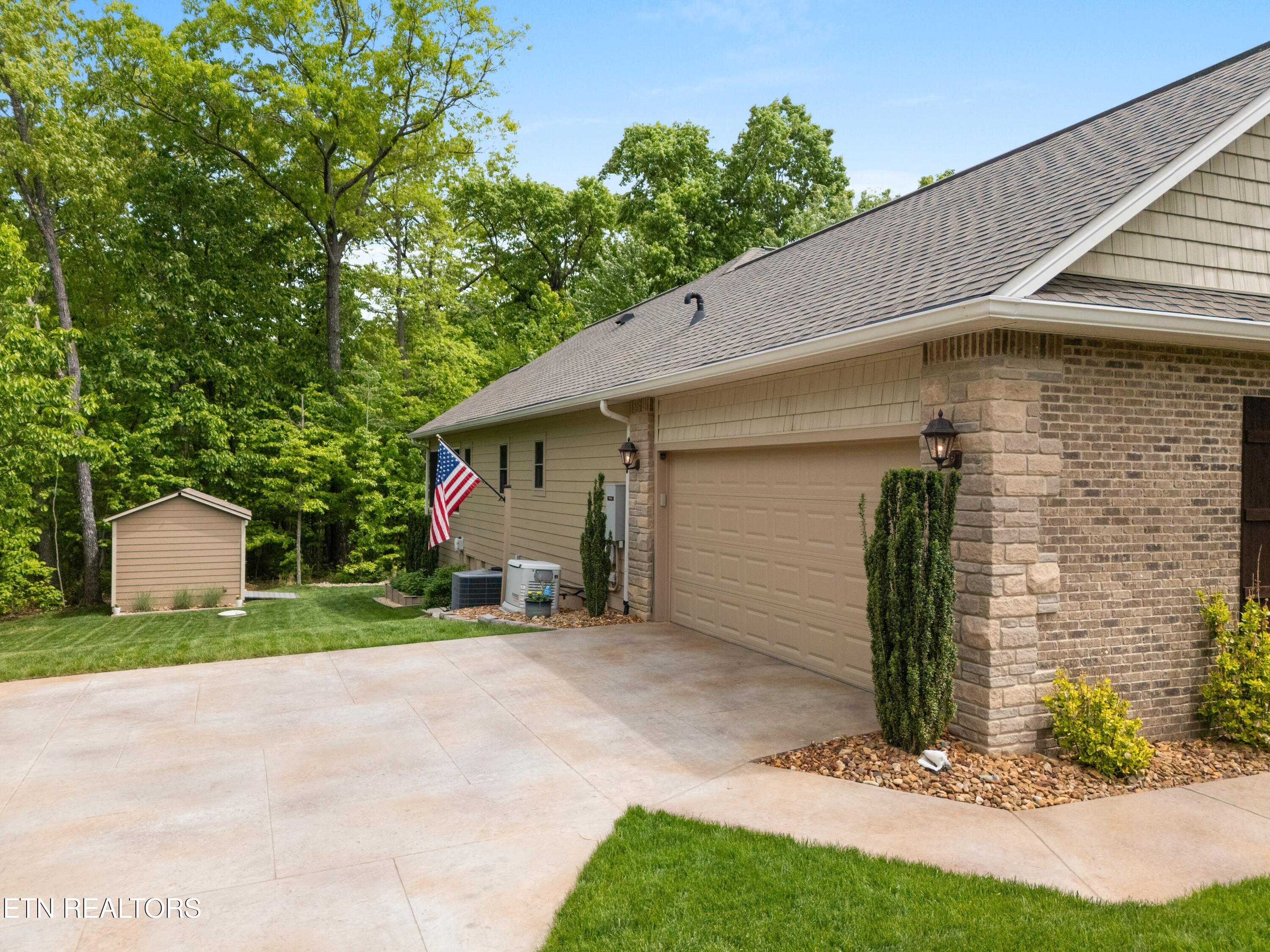 18 Cedar Ridge Circle