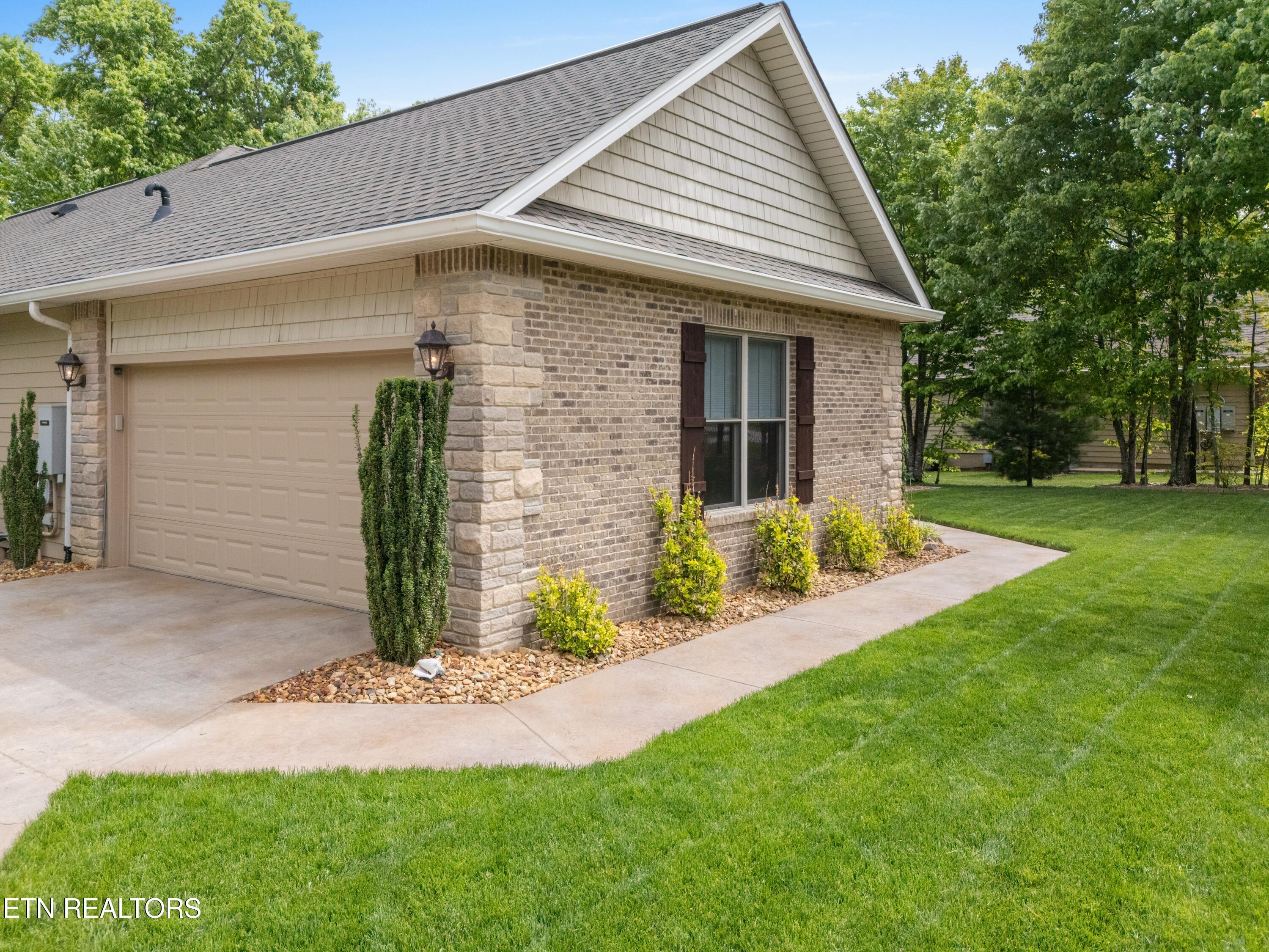 18 Cedar Ridge Circle