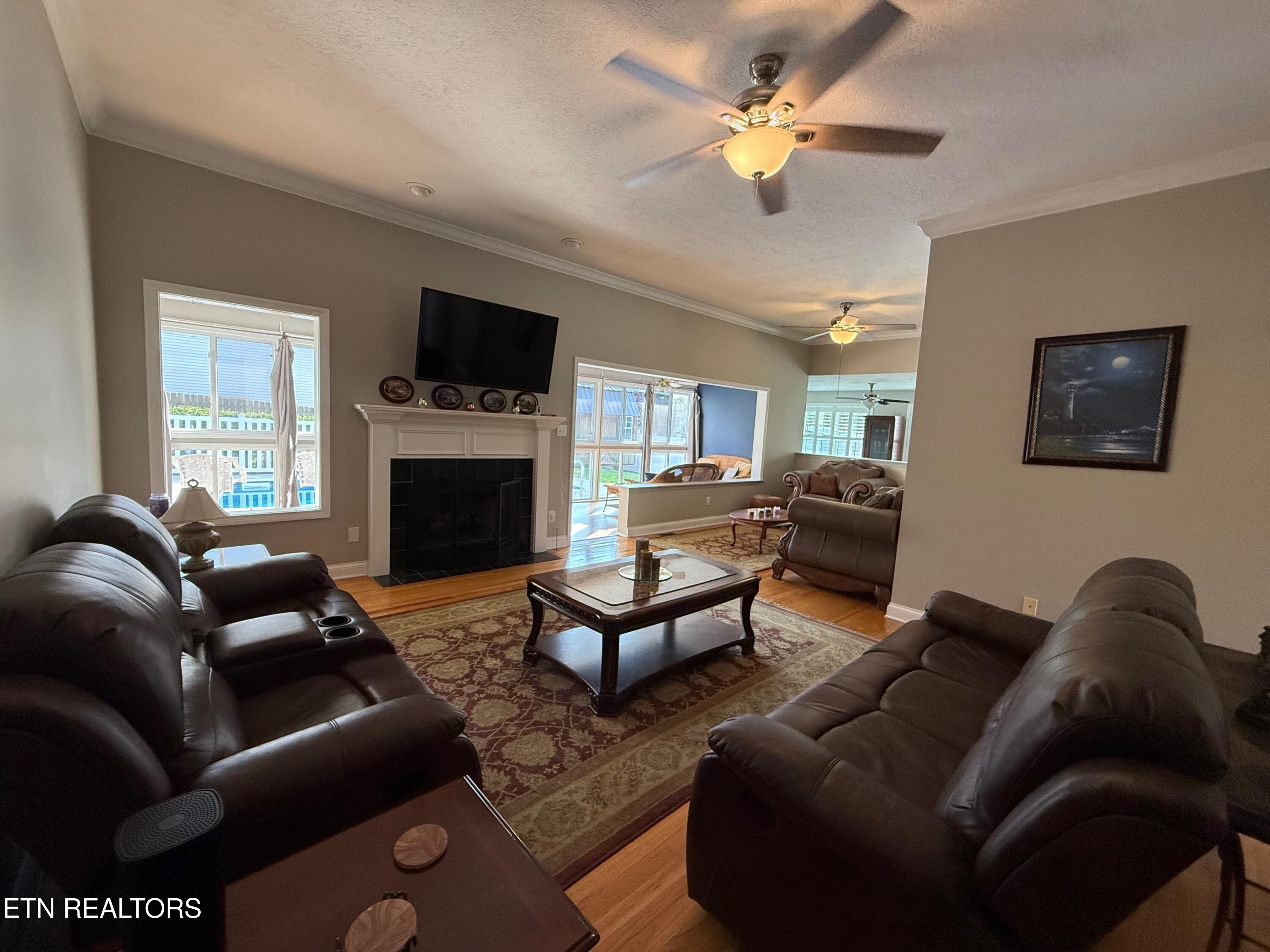 7243 Autumn View Lane