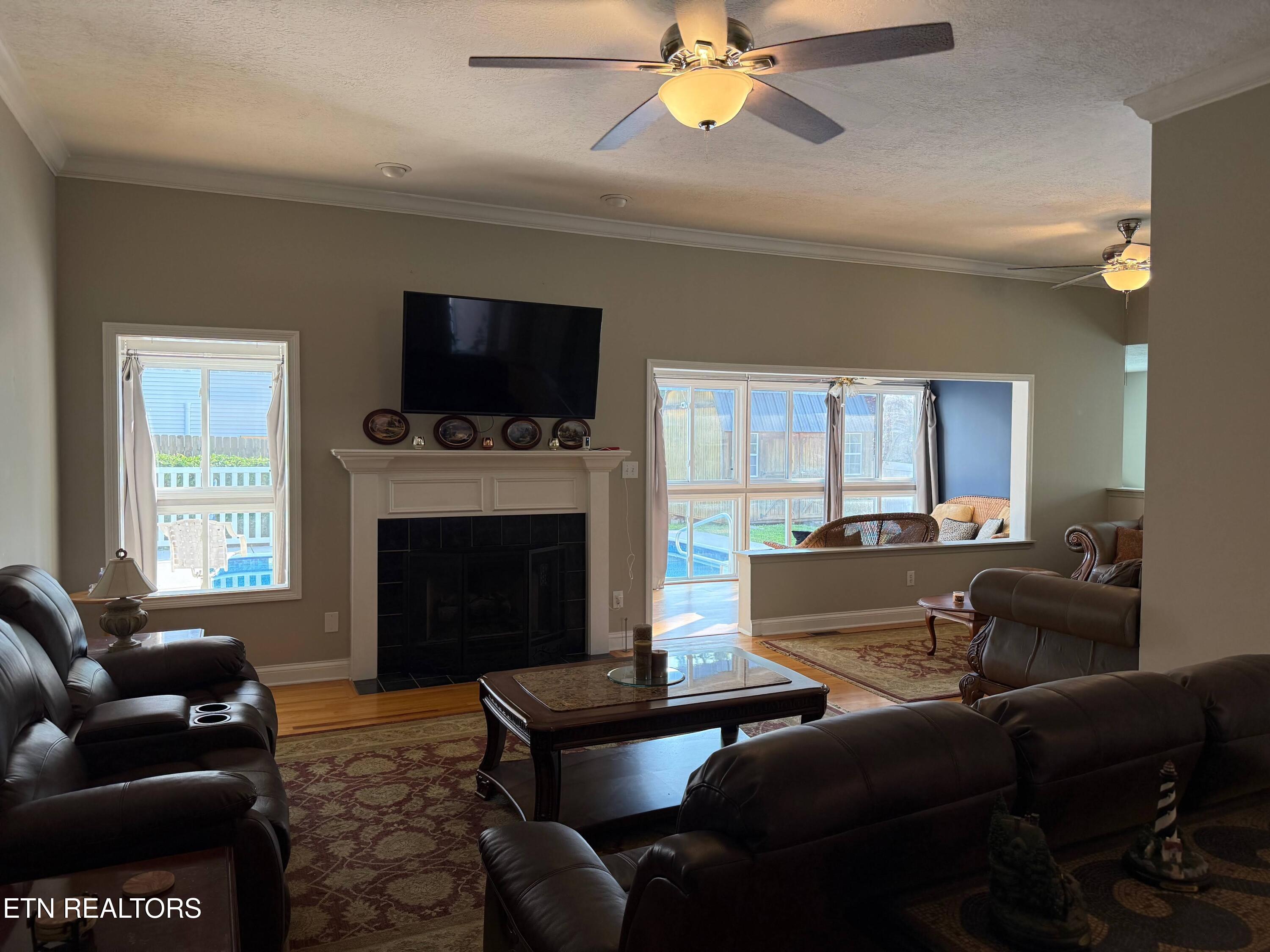 7243 Autumn View Lane