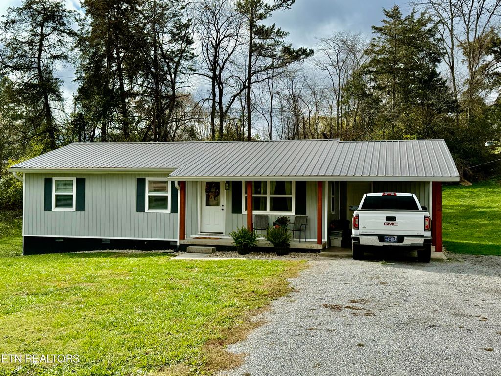 Photo of 1912 BALL St, Tazewell, TN 37879 (MLS # 1283435)