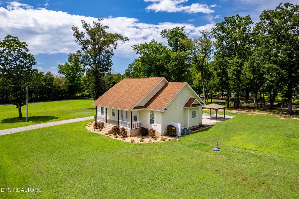 Photo of 105 Hidden Springs Drive, Madisonville, TN 37354 (MLS # 1311095)