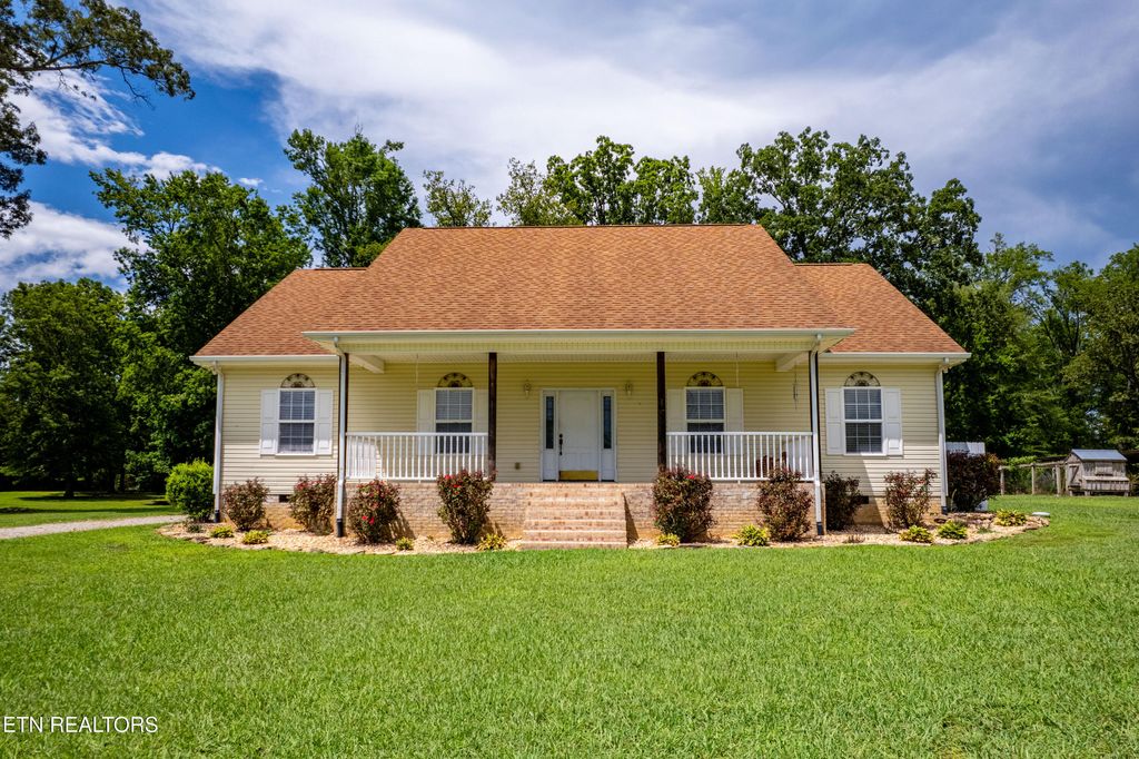 Photo of 105 Hidden Springs Drive, Madisonville, TN 37354 (MLS # 1311095)