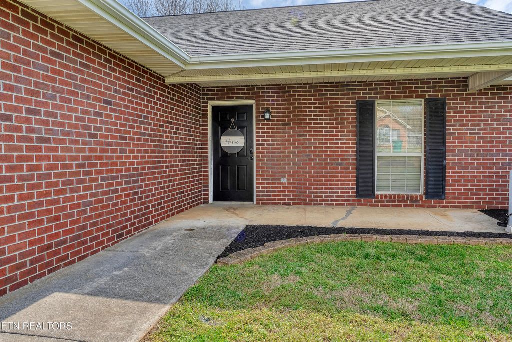 Photo of 2105 Autumn Oak Circle, Maryville, TN 37801 (MLS # 1331367)