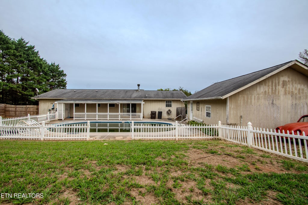 Photo of 1194 Rawhide Tr, Lenoir City, TN 37772 (MLS # 1358805)