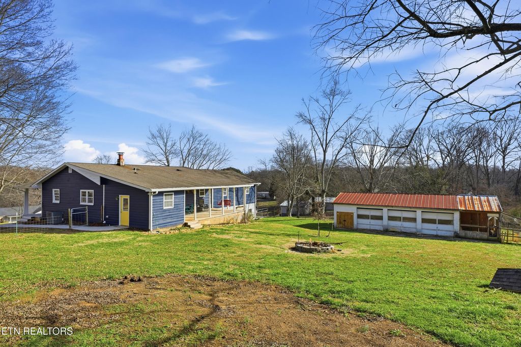 Photo of 4343 Browder Hollow Rd, Lenoir City, TN 37771 (MLS # 1326708)