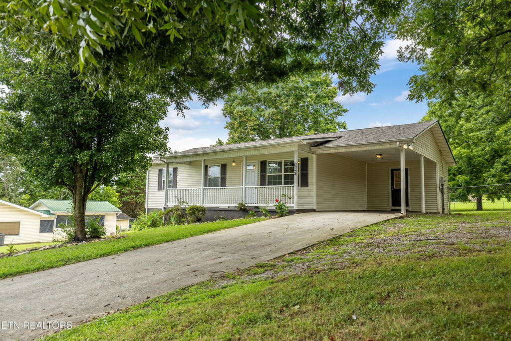 Photo of 307 Browder St, Sweetwater, TN 37874 (MLS # 1311316)