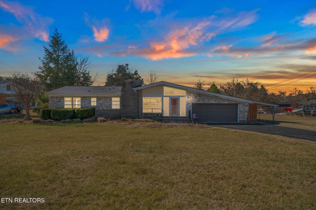 Photo of 7237 Oakmeade Rd, Powell, TN 37849 (MLS # 1329579)