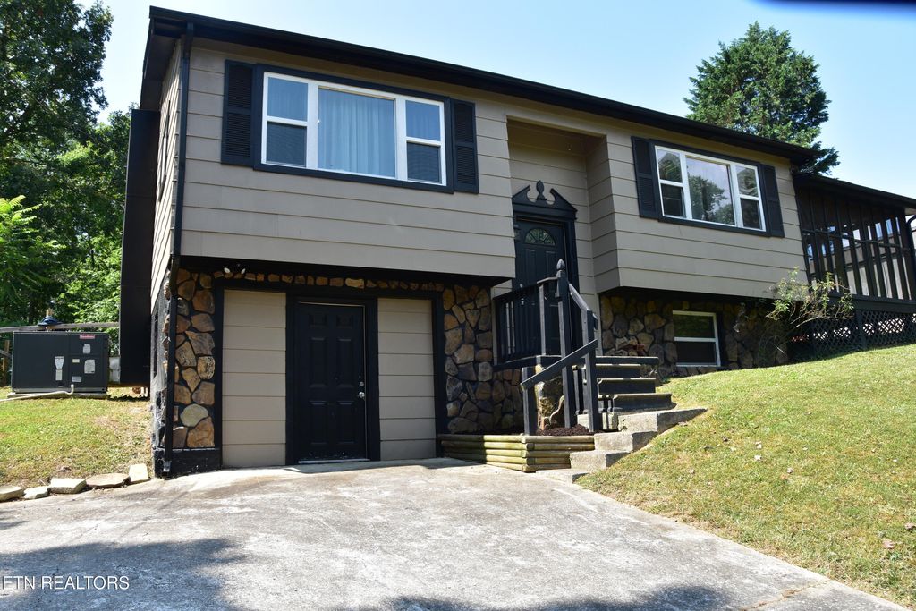 Photo of 114 Clearview Drive, Rockwood, TN 37854 (MLS # 1307444)