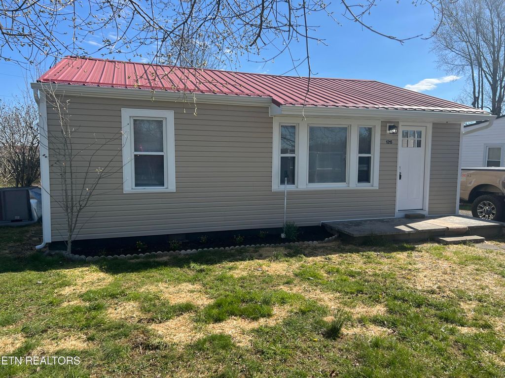 Photo of 1215 Harrell St, Morristown, TN 37814 (MLS # 1294755)