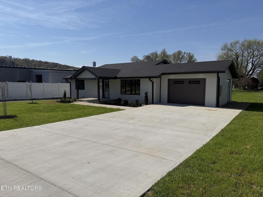 Photo of 203 Martin St, Kingston, TN 37763 (MLS # 1329822)