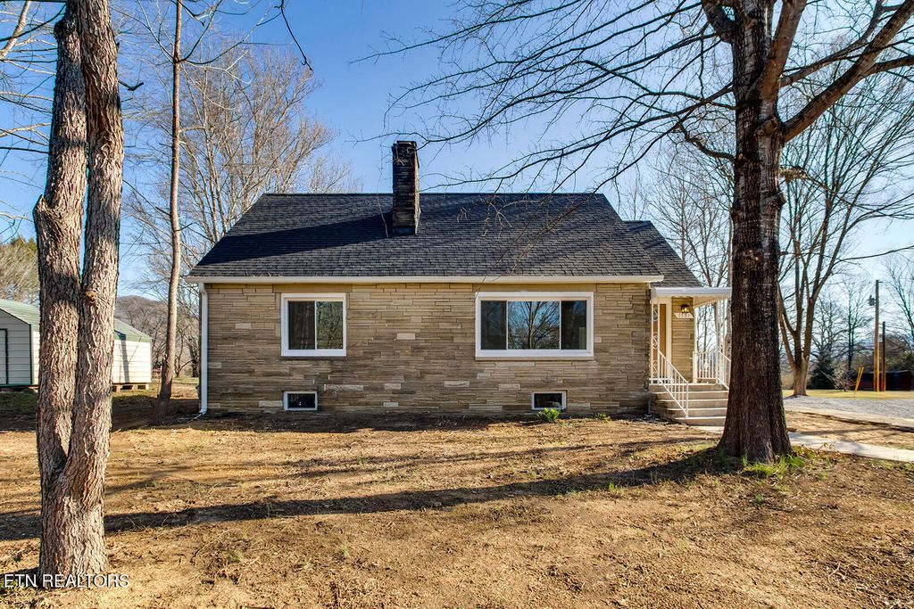 Photo of 1131 Main Street St, Wartburg, TN 37887 (MLS # 1293143)