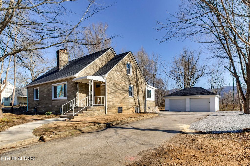 Photo of 1131 Main Street St, Wartburg, TN 37887 (MLS # 1293143)