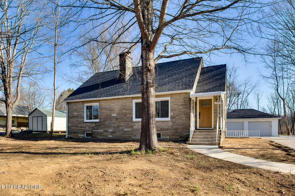 Photo of 1131 Main Street St, Wartburg, TN 37887 (MLS # 1293143)