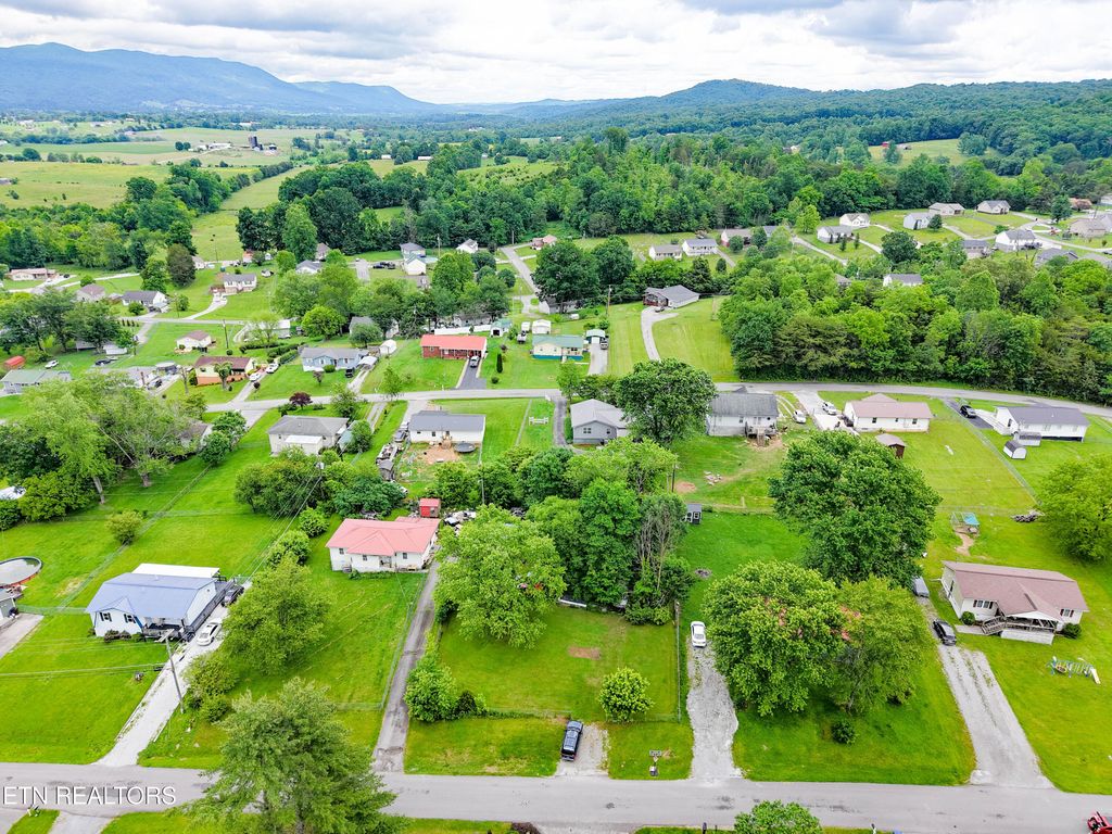 Photo of Valley View Rd, LaFollette, TN 37766 (MLS # 1302746)