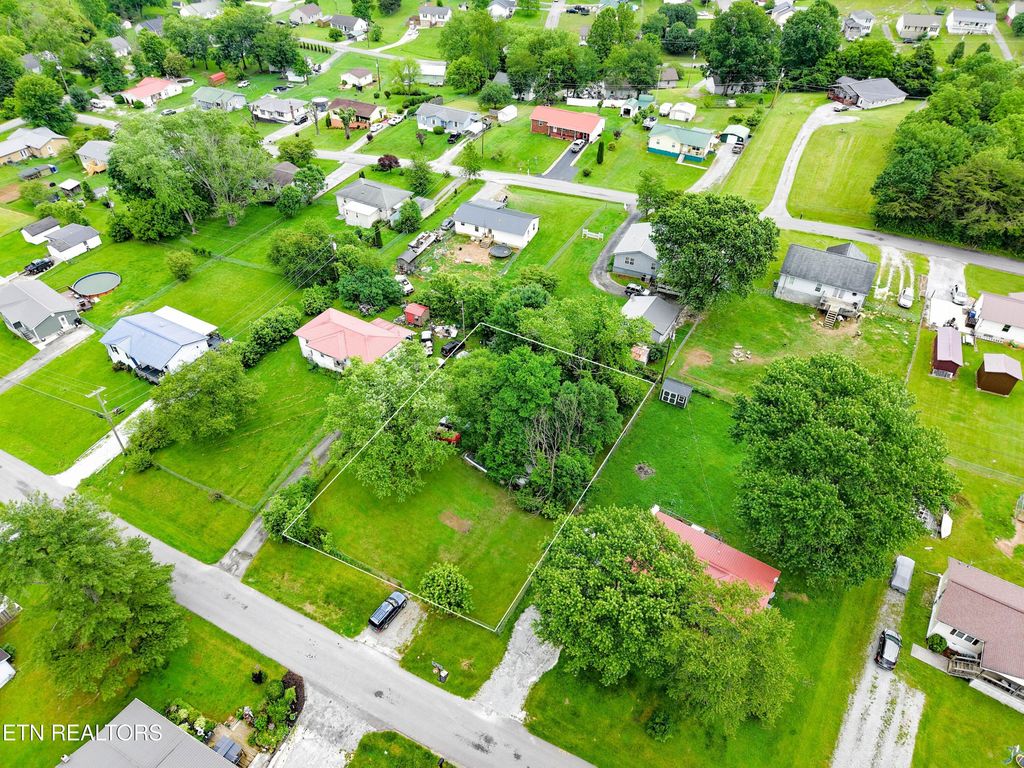 Photo of Valley View Rd, LaFollette, TN 37766 (MLS # 1302746)