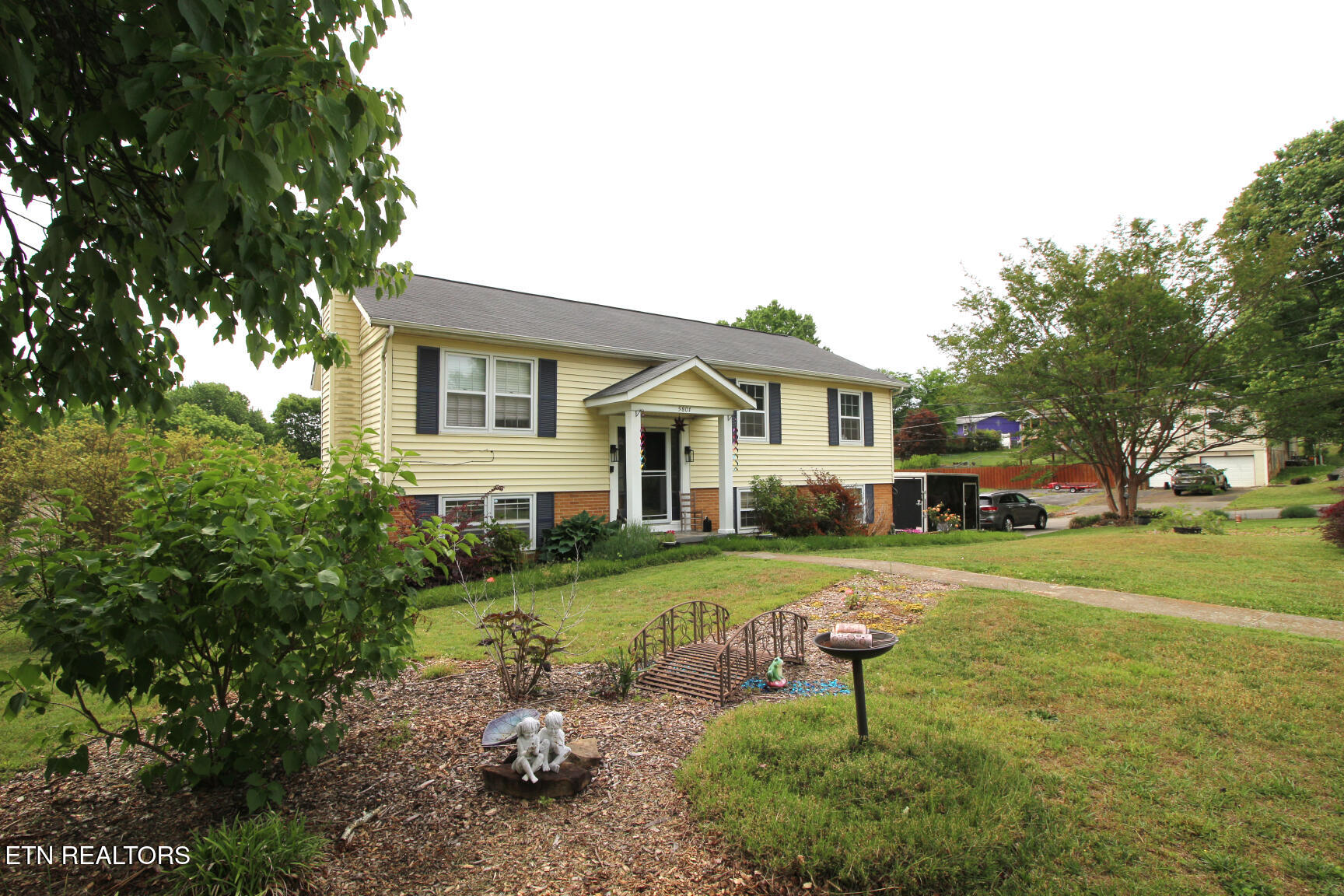 5801 Outer Drive