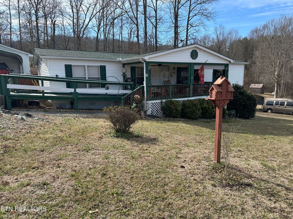 Photo of 222 E Cumberland Lane, Speedwell, TN 37870 (MLS # 1329546)