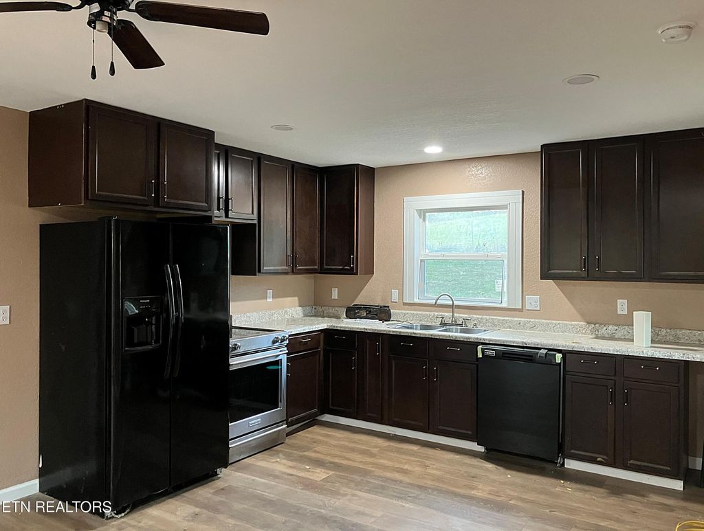 Photo of 179 Hatfield Lane, Tazewell, TN 37879 (MLS # 1282233)