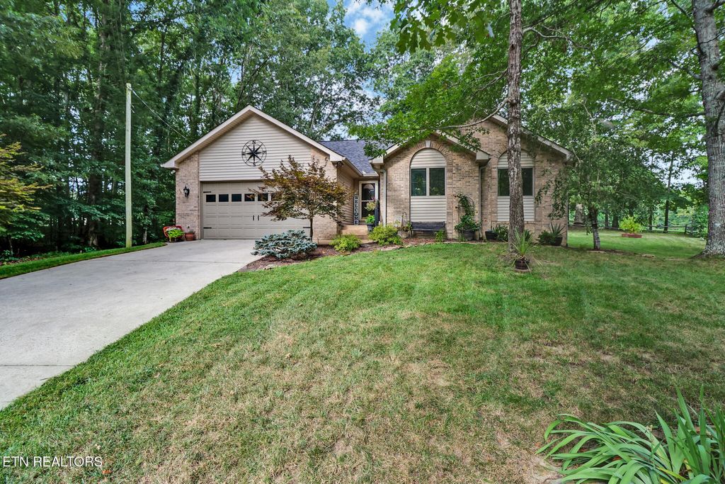 Photo of 37 Clinebrook Drive, Fairfield Glade, TN 38558 (MLS # 1309757)