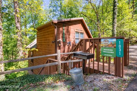 Photo of 1031 Elm Circle, Sevierville, TN 37876 (MLS # 1338257)