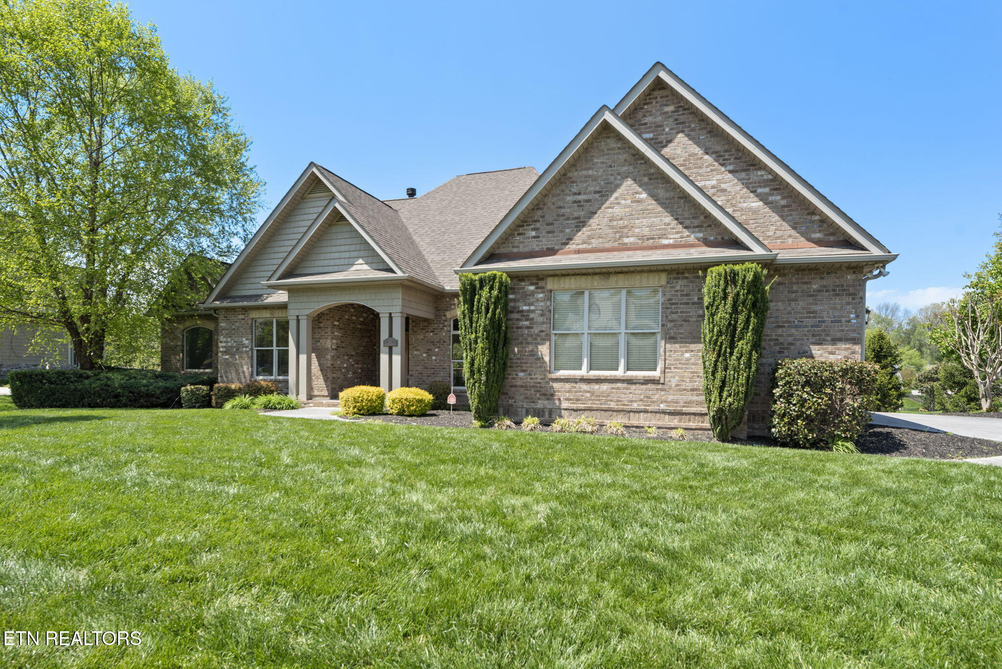 103 Cove Pointe Lane