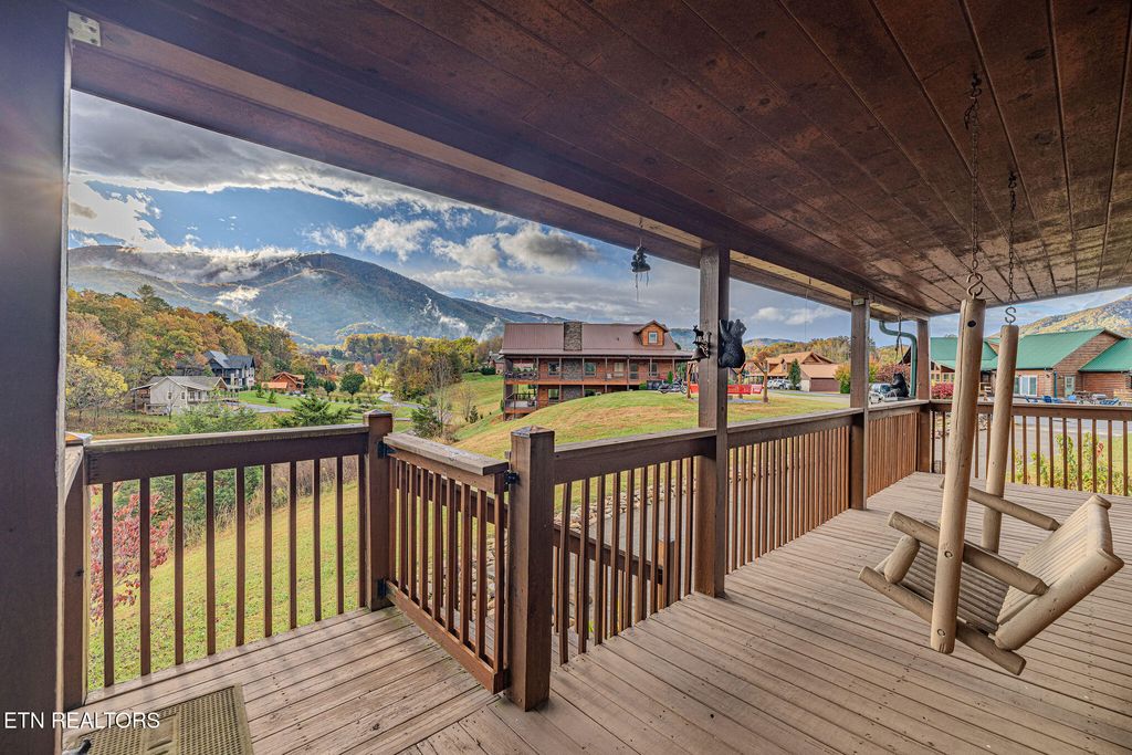 Photo of 3452 Cove Meadows Dr, Sevierville, TN 37862 (MLS # 1321524)