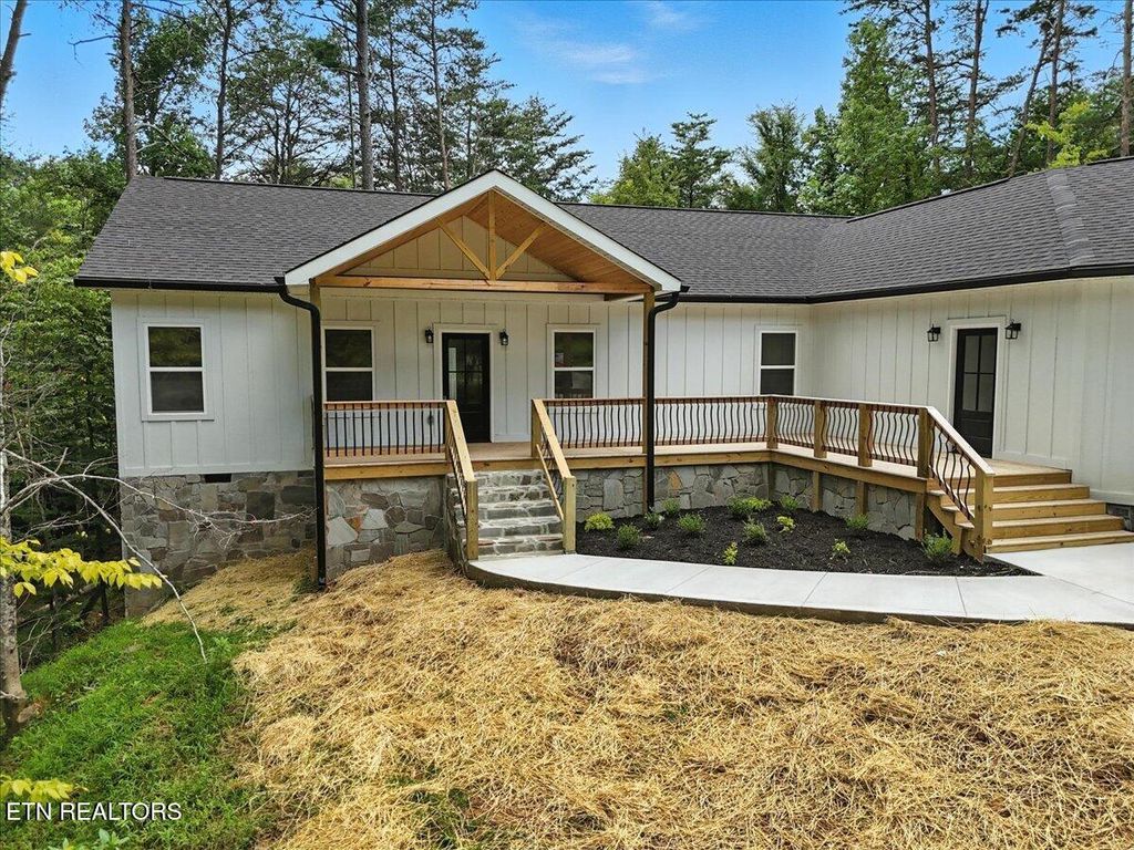 Photo of 177 Cove Springs Drive Drive, Dandridge, TN 37725 (MLS # 1310489)