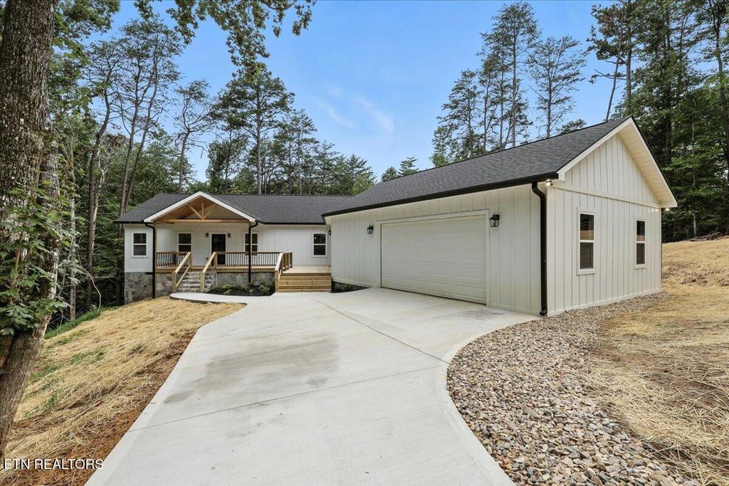Photo of 177 Cove Springs Drive Drive, Dandridge, TN 37725 (MLS # 1310489)