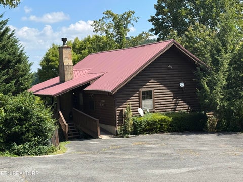Photo of 2409 Walnut Cove Way, Sevierville, TN 37862 (MLS # 1356004)
