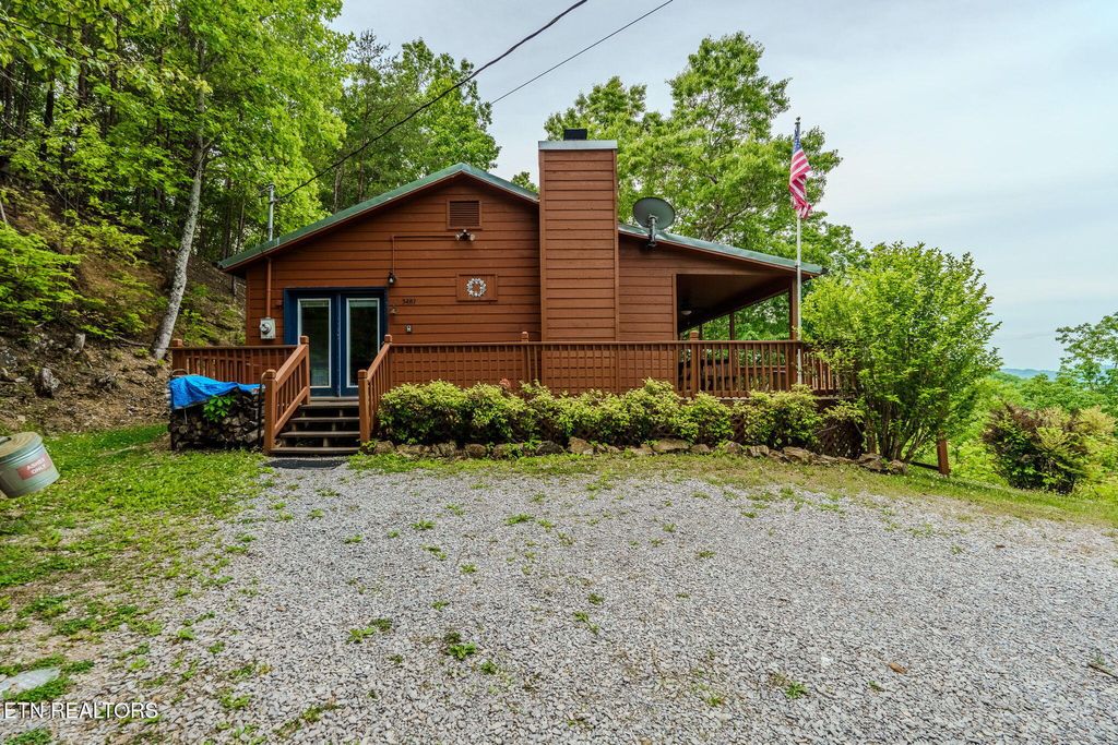Photo of 3487 Bear Mountain Lane, Sevierville, TN 37876 (MLS # 1339914)