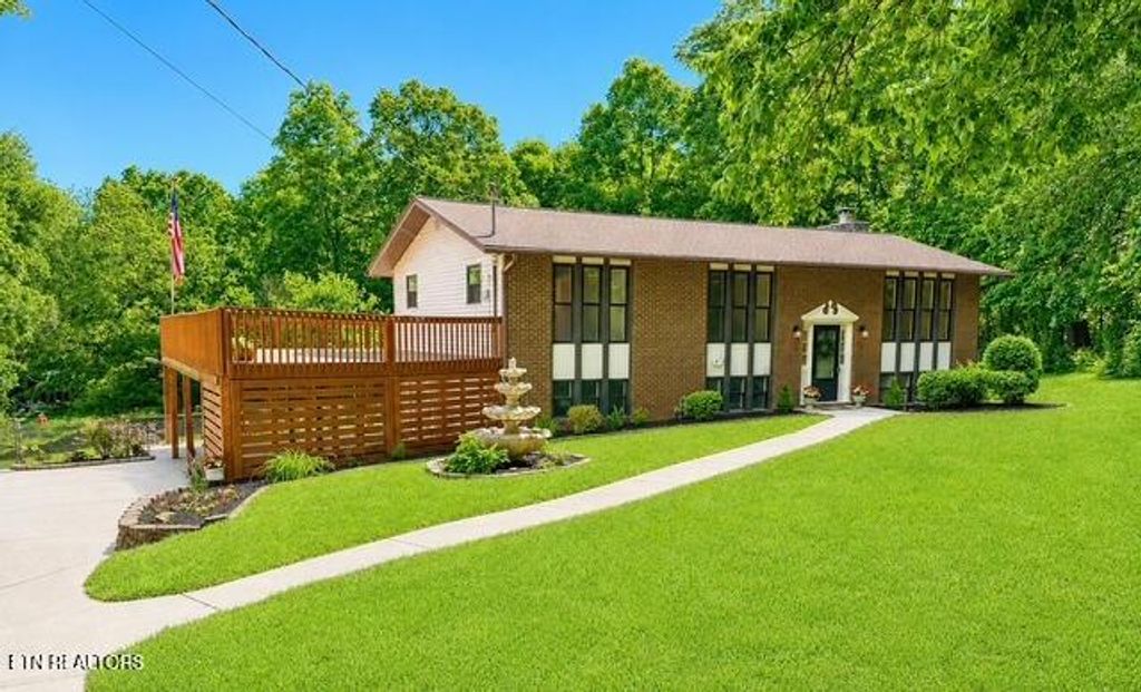 Photo of 235 S Ridge Rd, Knoxville, TN 37920 (MLS # 1340157)