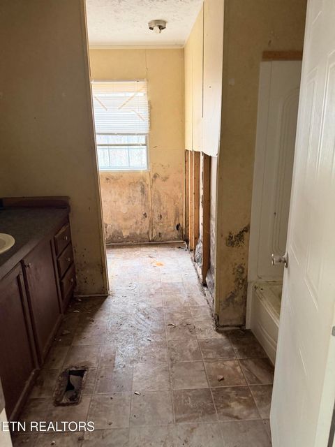 Tiny photo for 493 County Road 298, Sweetwater, TN 37874 (MLS # 1331952)