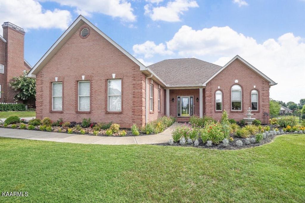 Photo of 1704 St Ives Blvd, Alcoa, TN 37701 (MLS # 1237395)