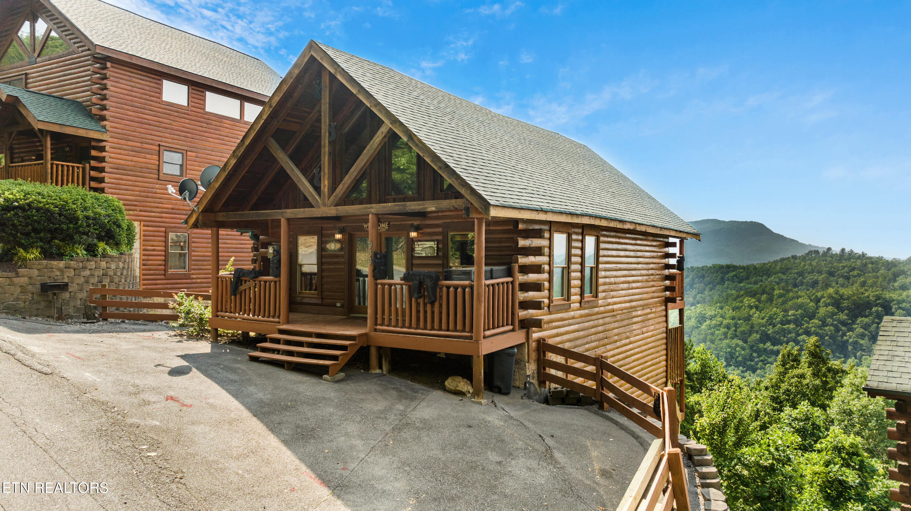 936 Black Bear Cub Way