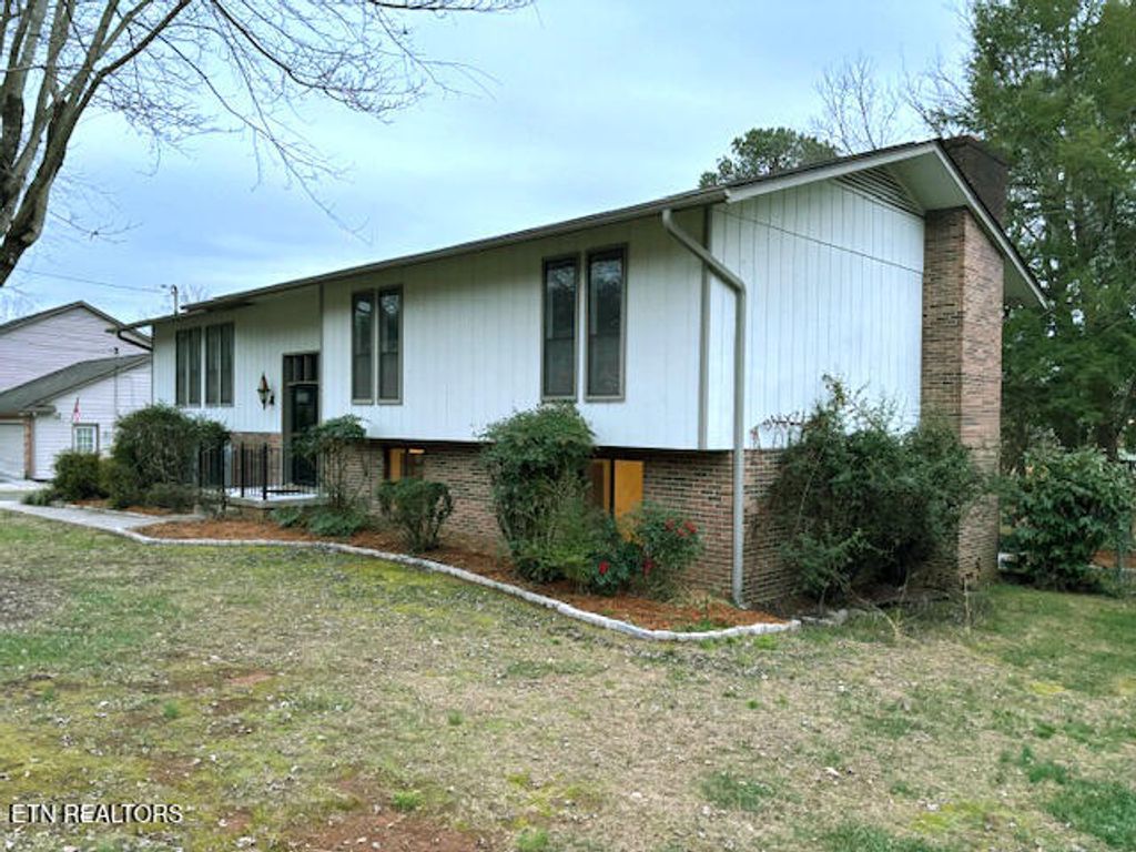 Photo of 621 Belle Glade Lane, Knoxville, TN 37923 (MLS # 1323634)