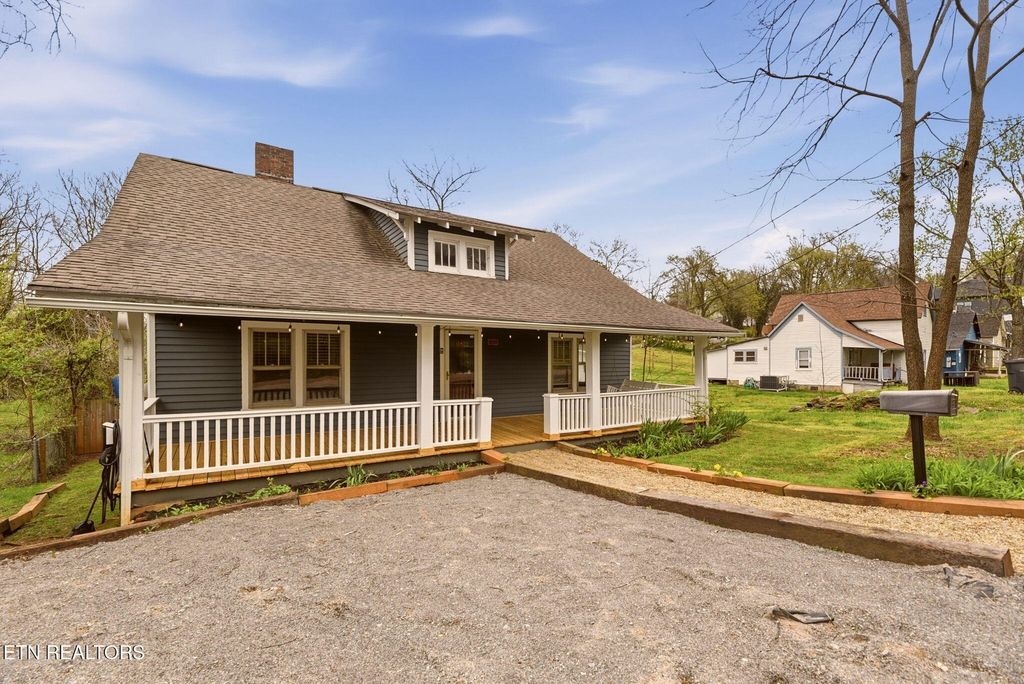 Photo of 2110 Lincoln St, Knoxville, TN 37920 (MLS # 1333406)