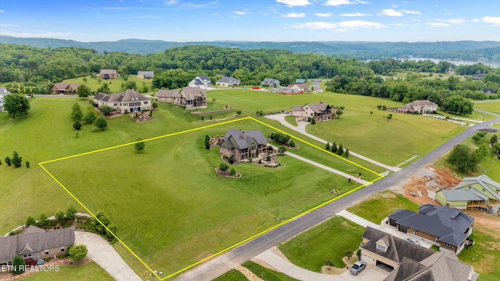 Photo of 307 W Shore Drive, Rockwood, TN 37854 (MLS # 1302857)