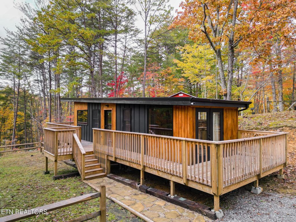 Photo of 4167 Chamberlain Lane, Sevierville, TN 37862 (MLS # 1321027)