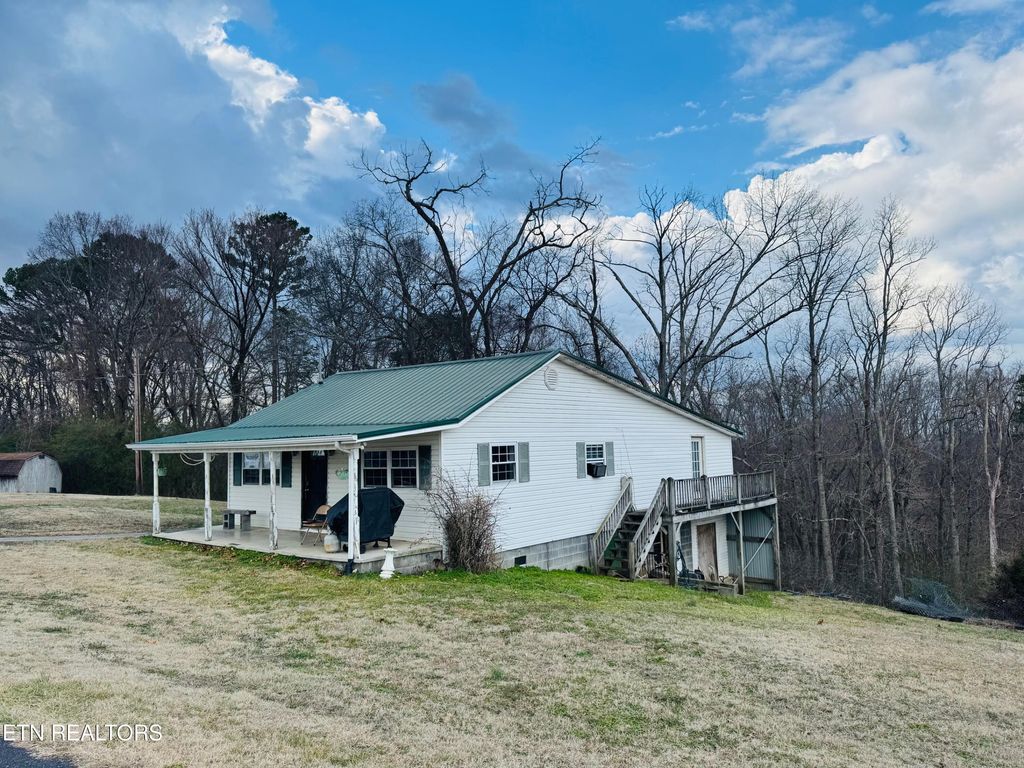 Photo of 1221 Brady Rd, Newport, TN 37821 (MLS # 1341124)
