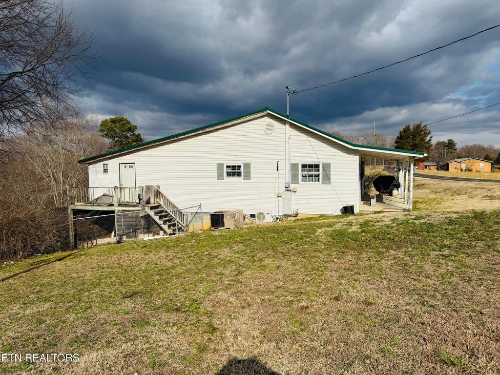 Photo of 1221 Brady Rd, Newport, TN 37821 (MLS # 1341124)