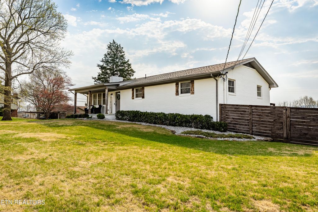 Photo of 4320 Furen Rd, Knoxville, TN 37938 (MLS # 1334493)