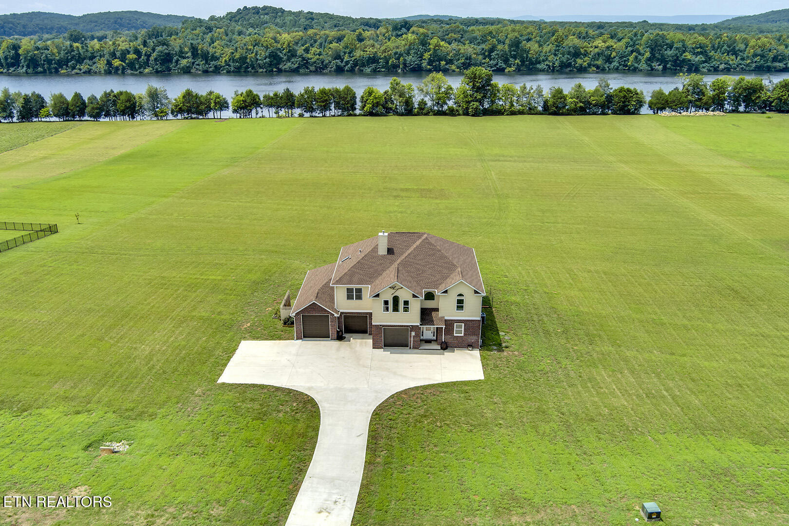 1118 Espalier Drive