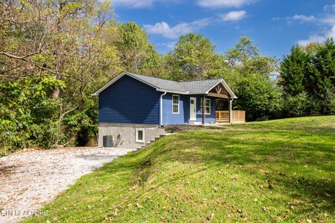 Photo of 301 Emory Heights Rd, Harriman, TN 37748 (MLS # 1318330)