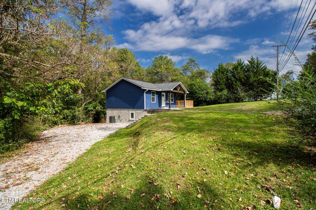 Photo of 301 Emory Heights Rd, Harriman, TN 37748 (MLS # 1318330)