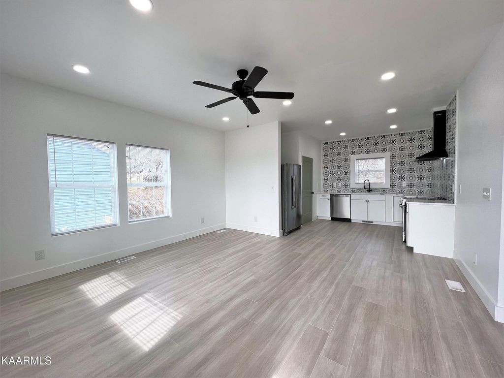 Photo of 2439 Adams Ave, Knoxville, TN 37917 (MLS # 1337504)