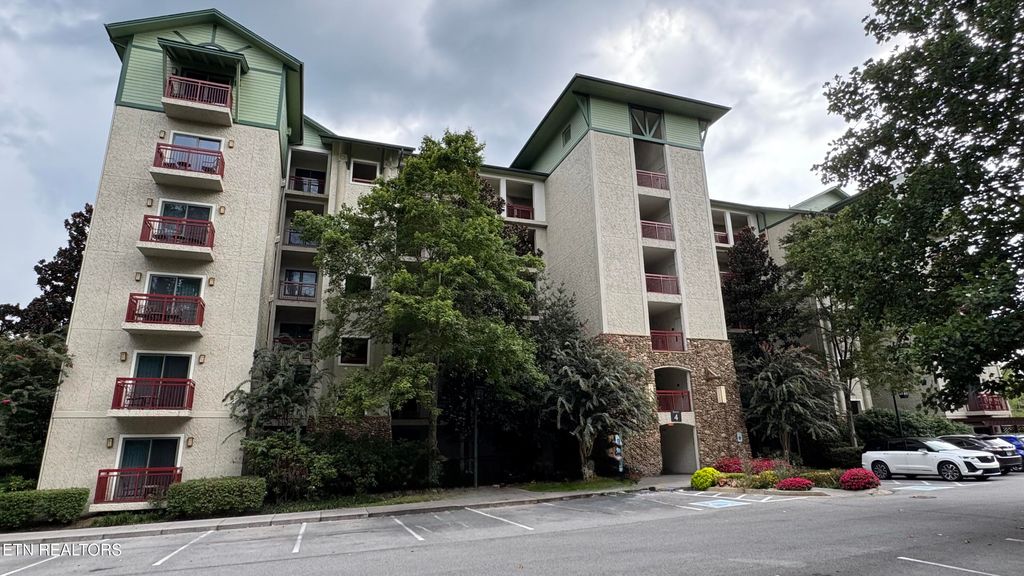 Photo of 212 Dollywood Ln Unit 420 Ln, Pigeon Forge, TN 37863 (MLS # 1317190)
