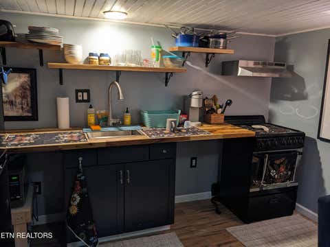 Tiny photo for 286 Childs Rd, Harriman, TN 37748 (MLS # 1349764)